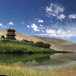 Dunhuang travel Notes of Mingsha Mountain and Crescent Spring 